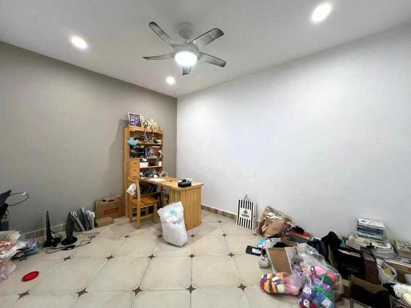 Semi-Detached House for Sale in Taman Pelangi Indah (Ulu Tiram) - Kok Hui - Study - PropertyGuru.com.my