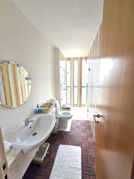 The Maple Condominium untuk Untuk Disewa - RM 12,000 /bulan, Feb 2026 - Bathroom - PropertyGuru.com.my