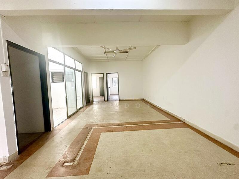 Shop for Sale in TTDI Jaya (Shah Alam) - NORFADILAH ZAINUDDIN - Living Room - PropertyGuru.com.my