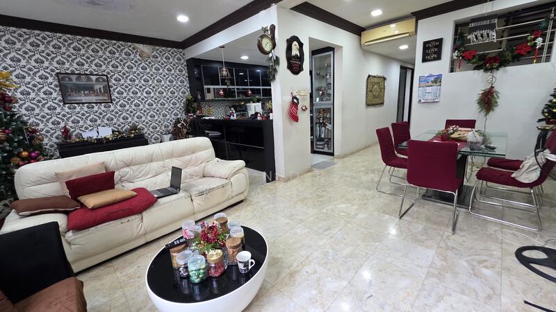 2.5-storey Terraced House for Sale in Puchong (Selangor) - Surendran Karapiah - Living Room - PropertyGuru.com.my