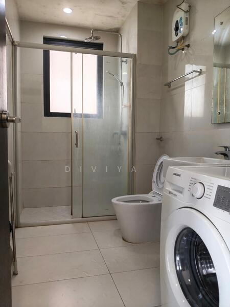 Condominium for Rent at Bay Point @ Country Garden Danga Bay - Diviya . - Bathroom - PropertyGuru.com.my