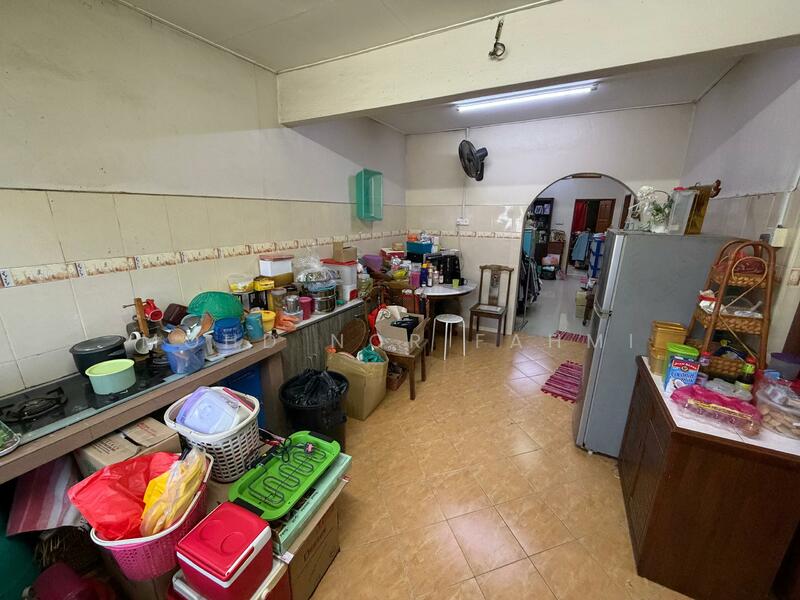 1-storey Terraced House for Sale in Seksyen 4 (Shah Alam) - Mohd Nor Fahmi - Kitchen - PropertyGuru.com.my