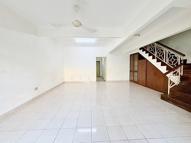 Subang Bestari untuk Untuk Dijual - RM 570,000, Feb 2026 - Living Room - PropertyGuru.com.my