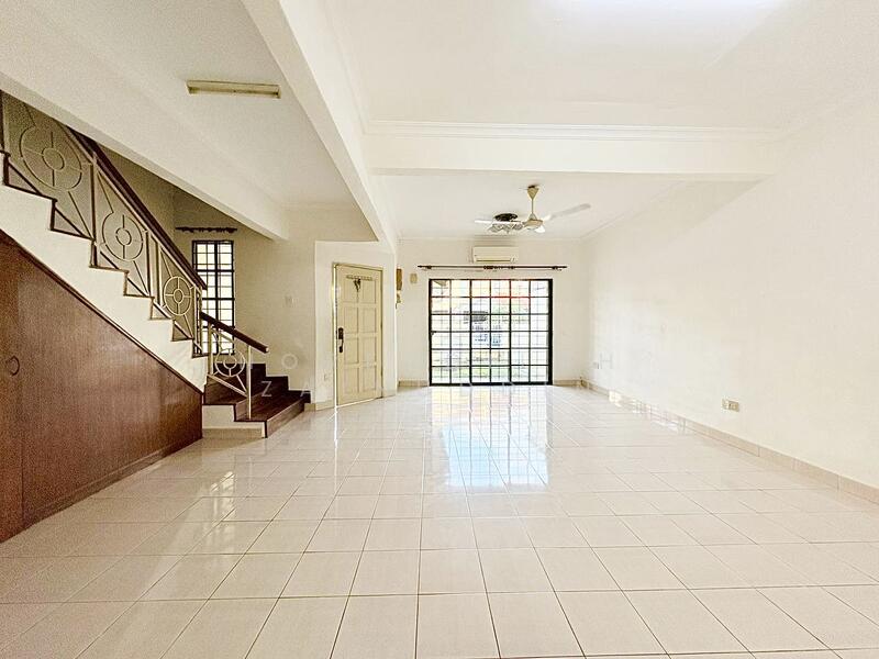 Subang Bestari untuk Untuk Dijual - RM 570,000, Feb 2026 - Living Room - PropertyGuru.com.my