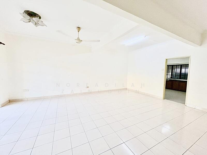 Subang Bestari untuk Untuk Dijual - RM 570,000, Feb 2026 - Living Room - PropertyGuru.com.my