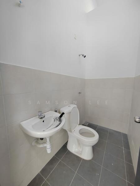 2-storey Terraced House for Rent in Taman Scientex Rawang (Rawang) - Samson Lee - Bathroom - PropertyGuru.com.my