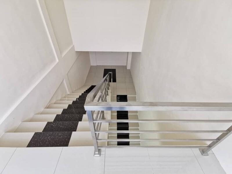 Factory for Rent in Hi-Tech Industrial Park (Semenyih) - Janice Lau - Corridor - PropertyGuru.com.my