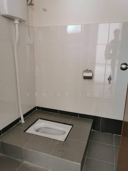 Factory for Rent in Hi-Tech Industrial Park (Semenyih) - Janice Lau - Bathroom - PropertyGuru.com.my