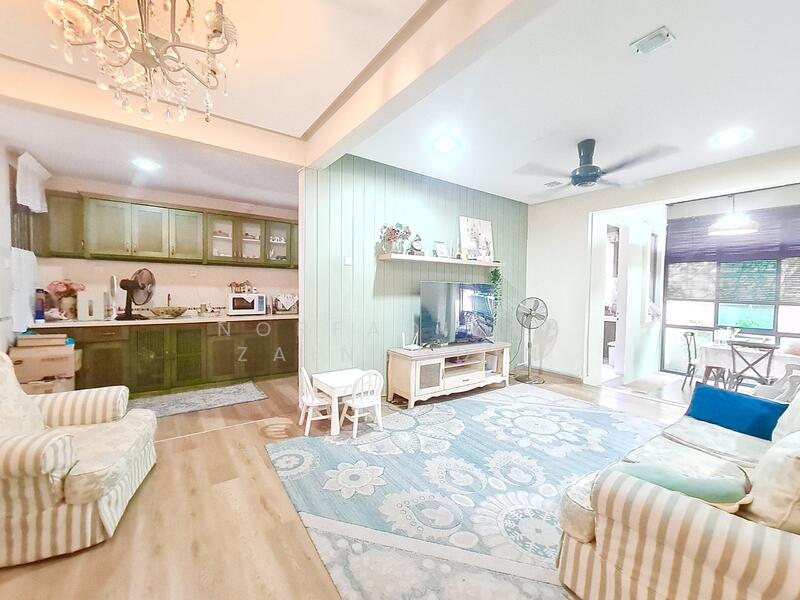 Subang Bestari untuk Untuk Dijual - RM 1,600,000, Feb 2026 - Living Room - PropertyGuru.com.my