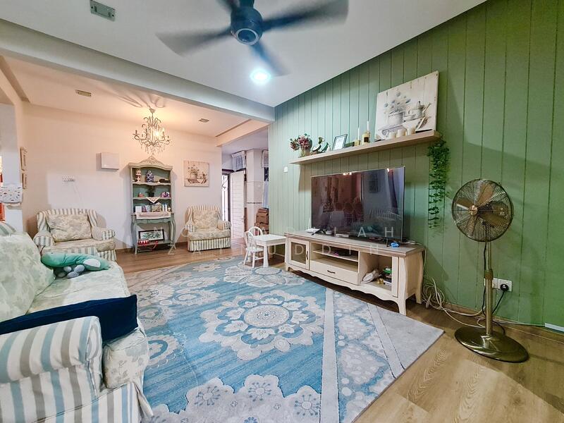 Subang Bestari untuk Untuk Dijual - RM 1,600,000, Feb 2026 - Living Room - PropertyGuru.com.my