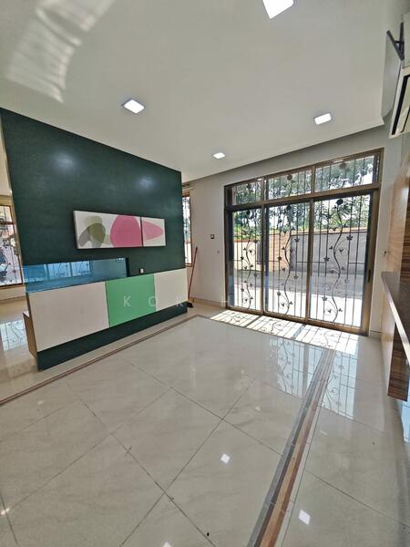 Cluster House for Sale in Taman Adda Heights (Tebrau) - Kok Hui - Living Room - PropertyGuru.com.my