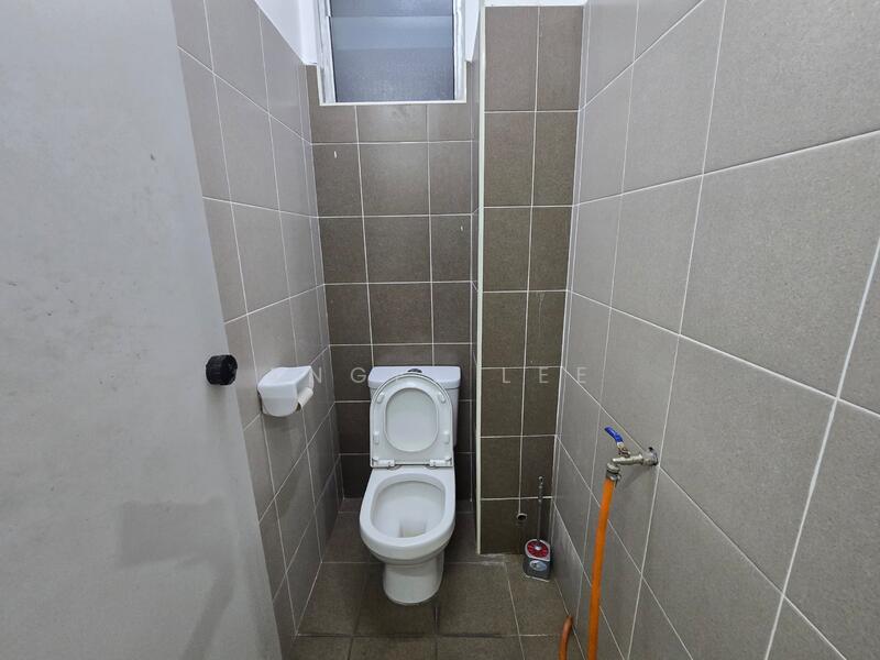 Factory for Rent in Ulu Tiram (Johor) - Angel Lee - Bathroom - PropertyGuru.com.my
