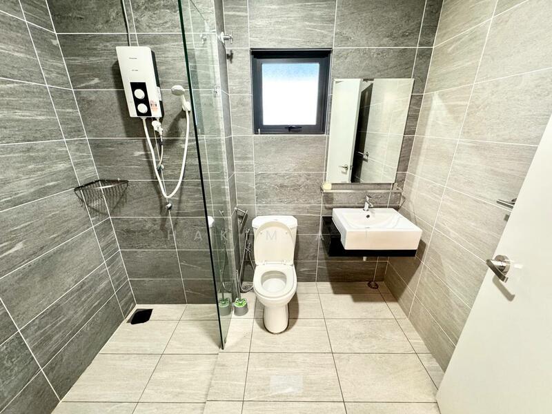 Sejati Lakeside @ Cyberjaya untuk Untuk Disewa - RM 4,500 /bulan, Feb 2026 - Bathroom - PropertyGuru.com.my