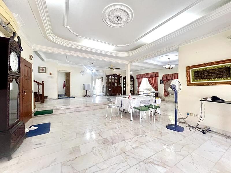 Seksyen 3 untuk Untuk Dijual - RM 1,400,000, Mac 2026 - Living Room - PropertyGuru.com.my