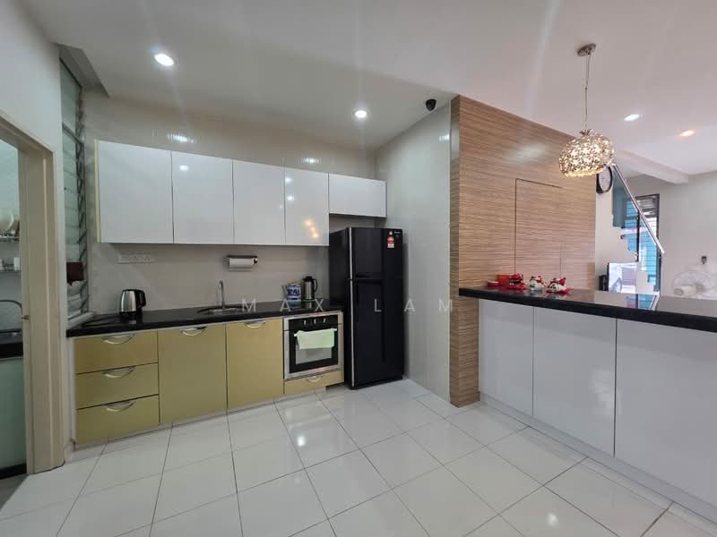 2-storey Terraced House for Sale in Taman Setia Indah (Tebrau) - Max Lam - Kitchen - PropertyGuru.com.my