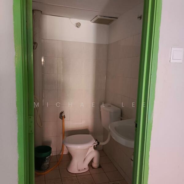 Sri Manja Square Petaling Jaya untuk Untuk Disewa - RM 949 /bulan, Feb 2026 - Bathroom - PropertyGuru.com.my