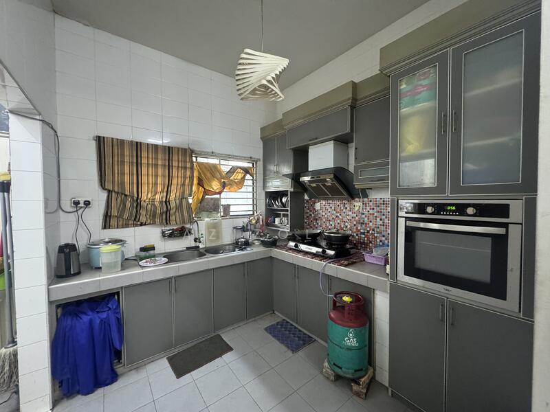 Bandar Bukit Raja untuk Untuk Dijual - RM 680,000, Feb 2026 - Kitchen - PropertyGuru.com.my
