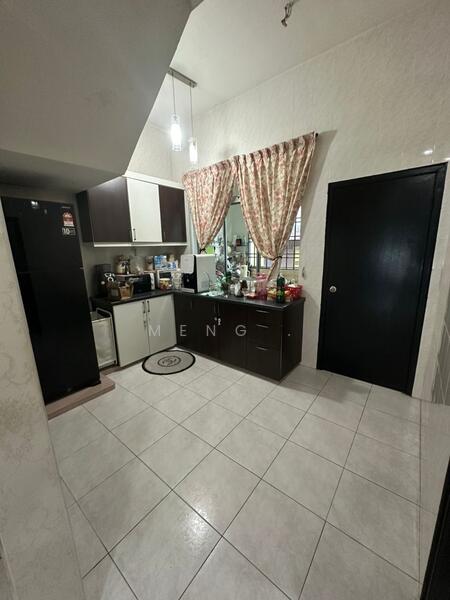 Taman Daya Tamans Dayas untuk Untuk Dijual - RM 700,000, Feb 2026 - Kitchen - PropertyGuru.com.my