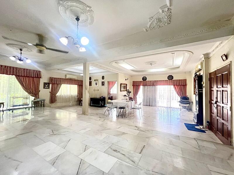 Section 3 @ Shah Alam untuk Untuk Dijual - RM 1,400,000, Mac 2026 - Living Room - PropertyGuru.com.my