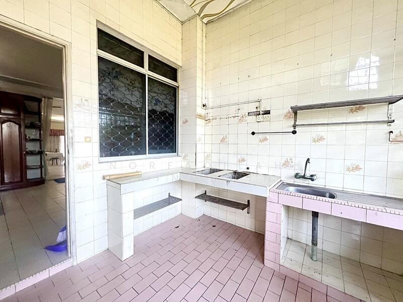 Section 3 @ Shah Alam untuk Untuk Dijual - RM 1,400,000, Mac 2026 - Kitchen - PropertyGuru.com.my