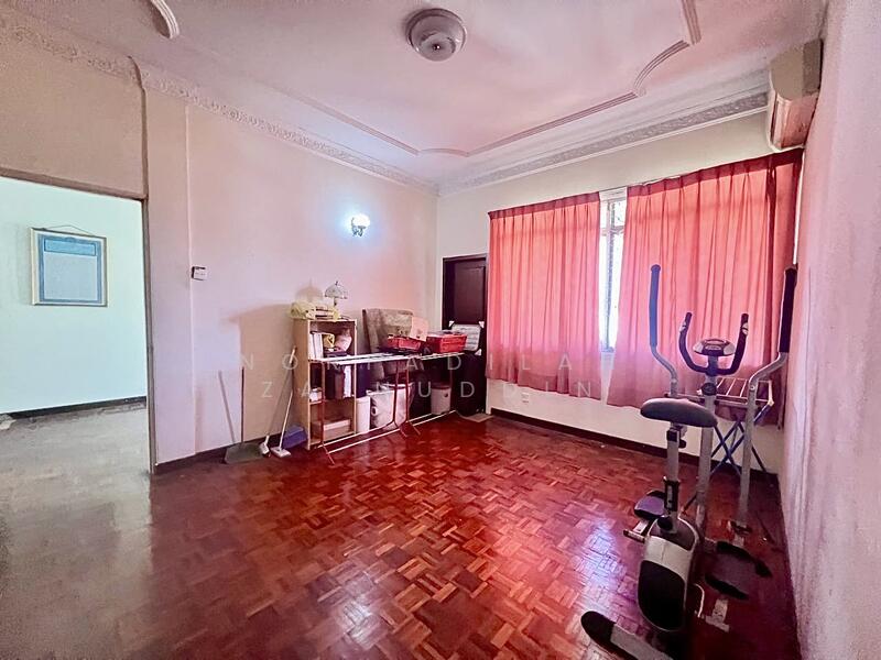 Section 3 @ Shah Alam untuk Untuk Dijual - RM 1,400,000, Mac 2026 - Living Room - PropertyGuru.com.my