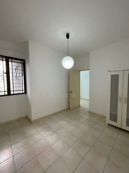 Kondominium untuk Dijual di Casa Tropicana - Jc Lee - Bedroom - PropertyGuru.com.my