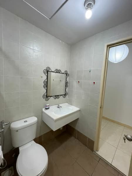 Kondominium untuk Dijual di Casa Tropicana - Jc Lee - Bathroom - PropertyGuru.com.my