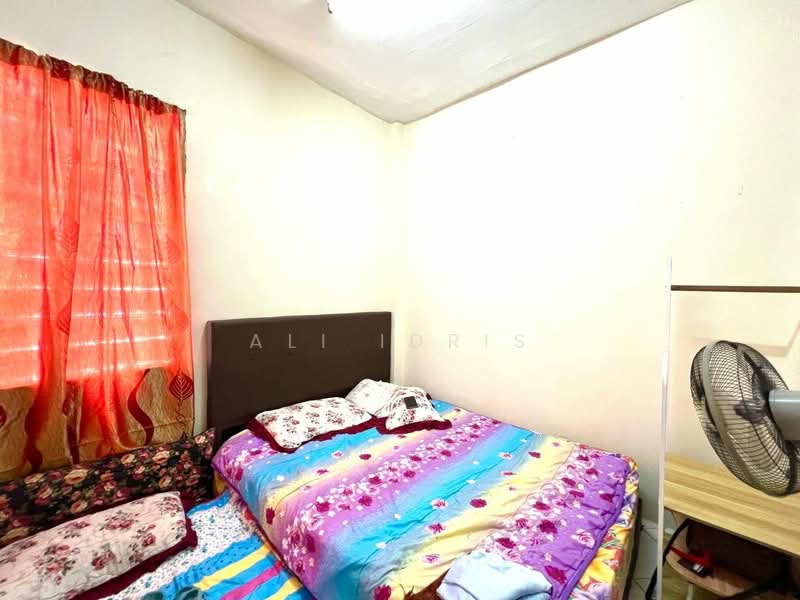 Flat for Sale at Pangsapuri Orkid - Ali Idris - Bedroom - PropertyGuru.com.my