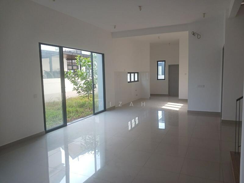 Semi-Detached House for Sale in Cyberjaya (Selangor) - Hamizah . - Living Room - PropertyGuru.com.my