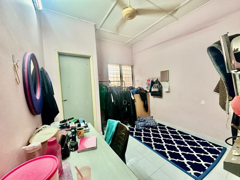 2-storey Terraced House for Sale in Taman Pandan Indah (Ampang) - Ali Idris - Bedroom - PropertyGuru.com.my