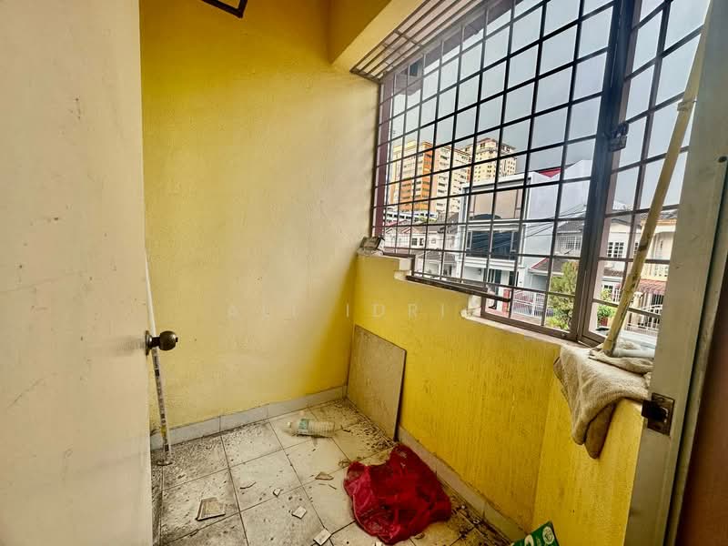 2-storey Terraced House for Sale in Taman Pandan Indah (Ampang) - Ali Idris - Balcony - PropertyGuru.com.my