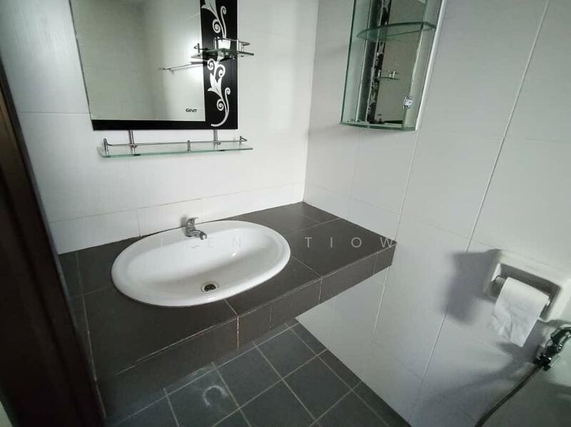 1 Petaling untuk Untuk Dijual - RM 330,000, Feb 2026 - Bathroom - PropertyGuru.com.my