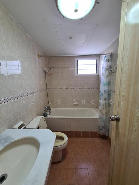 Gurney Park Condominium untuk Untuk Disewa - RM 2,500 /bulan, Feb 2026 - Bathroom - PropertyGuru.com.my