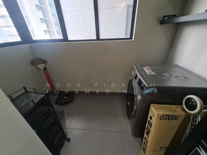 Seri Riana Residence untuk Untuk Dijual - RM 1,000,000, Feb 2026 - Balcony - PropertyGuru.com.my