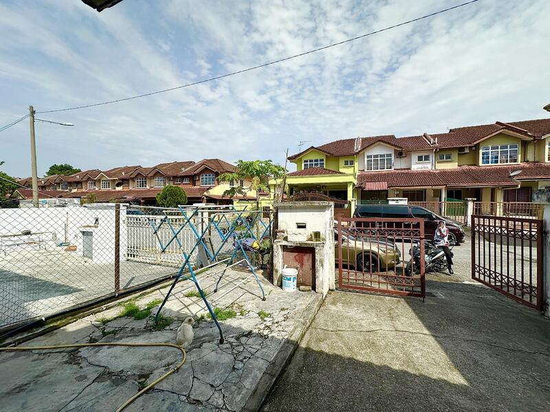 2-storey Terraced House for Sale in Sungai Buloh (Selangor) - NORFADILAH ZAINUDDIN - Exterior - PropertyGuru.com.my