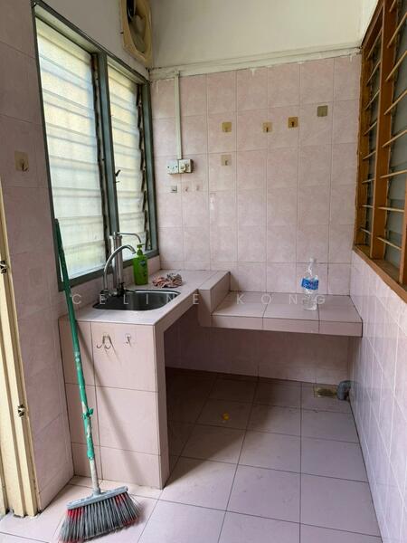 2-storey Terraced House for Sale in Sri Petaling (Kuala Lumpur) - Celine Kong - Kitchen - PropertyGuru.com.my