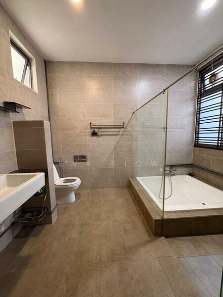 Semi-Detached House for Sale in Taman Impian Emas (Skudai) - Eva Siow - Bathroom - PropertyGuru.com.my