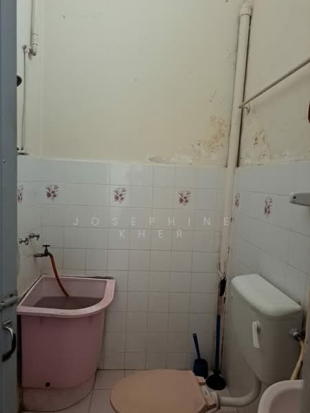 Rumah Teres 2 Tingkat untuk Dijual di Taman Rainbow (Batu) - Josephine Kher - Bathroom - PropertyGuru.com.my