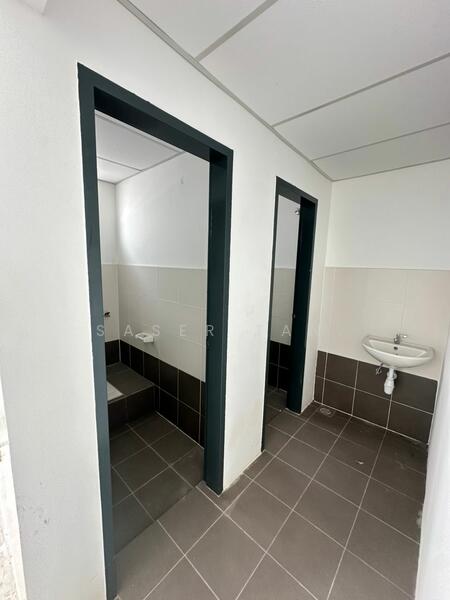 Shop / Office for Rent in Austin Crest (Johor Bahru) - SASER TAN. - Bathroom - PropertyGuru.com.my