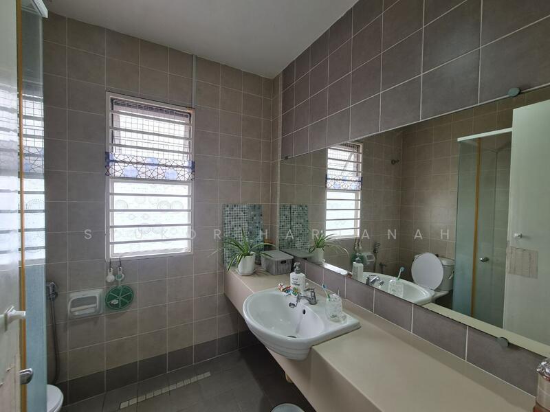 Semi-Detached House for Sale in Shah Alam (Selangor) - Syukor Hartanah - Bathroom - PropertyGuru.com.my