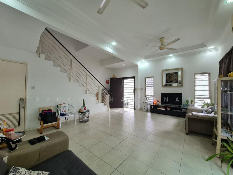 Semi-Detached House for Sale in Shah Alam (Selangor) - Syukor Hartanah - Living Room - PropertyGuru.com.my