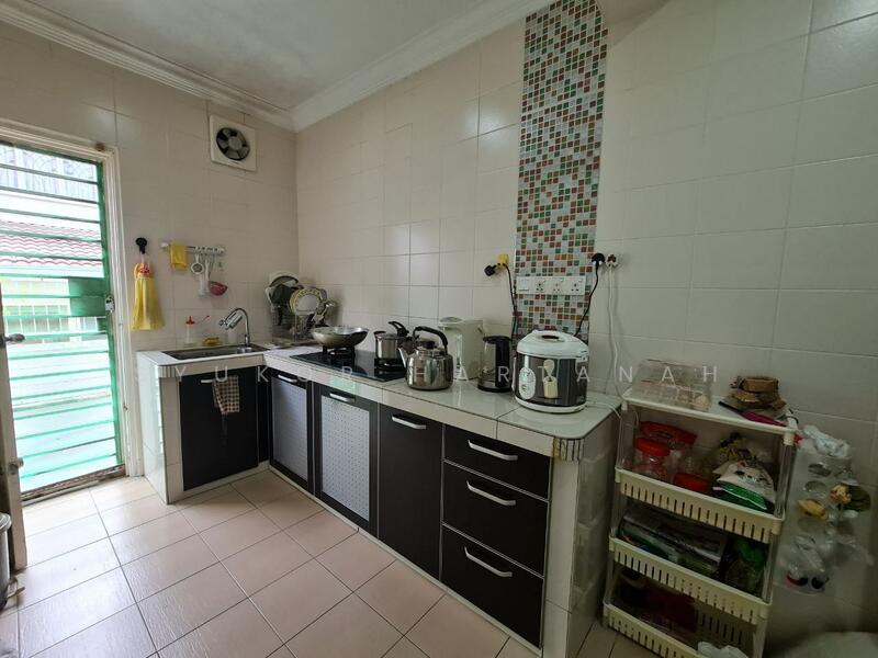 Semi-Detached House for Sale in Shah Alam (Selangor) - Syukor Hartanah - Kitchen - PropertyGuru.com.my