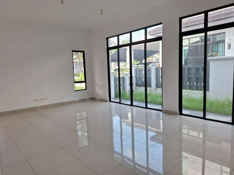 Cluster House for Sale in Eco Majestic (Semenyih) - Jasper Tan - Living Room - PropertyGuru.com.my