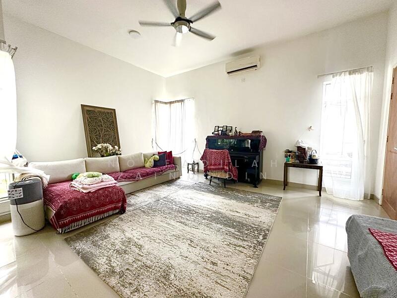 Semi-Detached House for Sale in Shah Alam (Selangor) - NORFADILAH ZAINUDDIN - Living Room - PropertyGuru.com.my