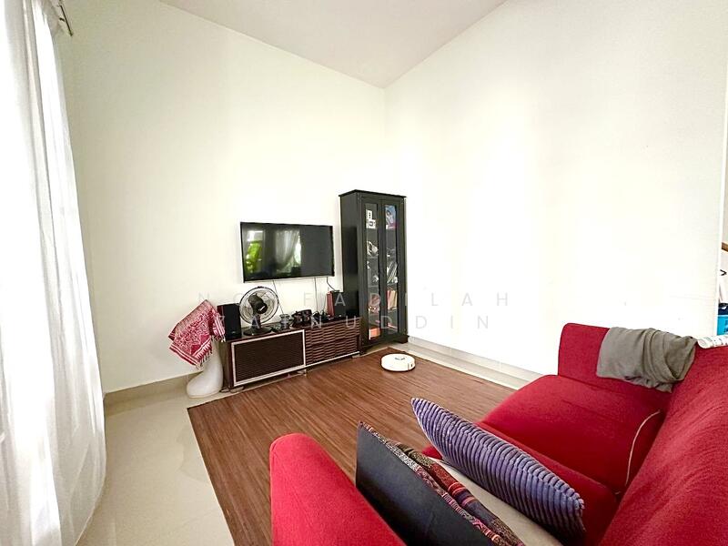 Semi-Detached House for Sale in Shah Alam (Selangor) - NORFADILAH ZAINUDDIN - Living Room - PropertyGuru.com.my