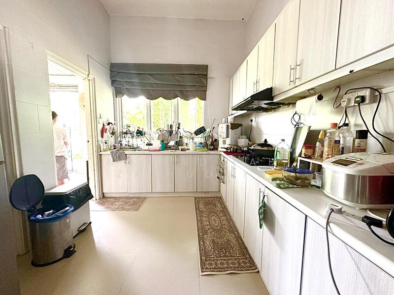 Semi-Detached House for Sale in Shah Alam (Selangor) - NORFADILAH ZAINUDDIN - Kitchen - PropertyGuru.com.my