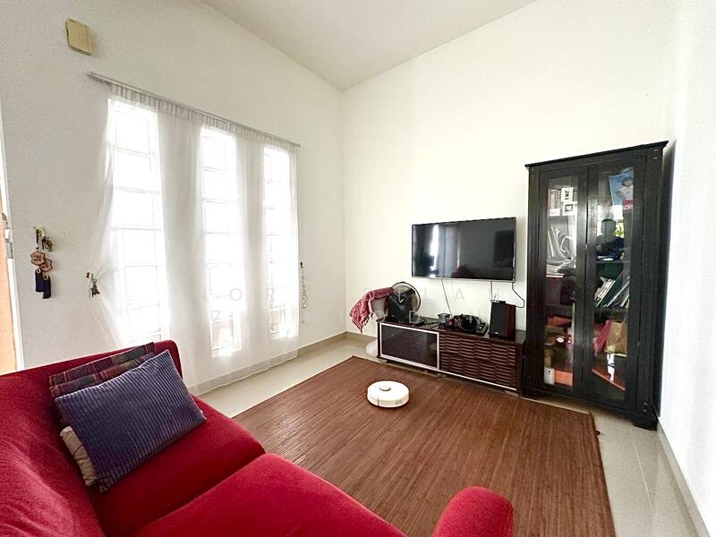 Semi-Detached House for Sale in Shah Alam (Selangor) - NORFADILAH ZAINUDDIN - Living Room - PropertyGuru.com.my