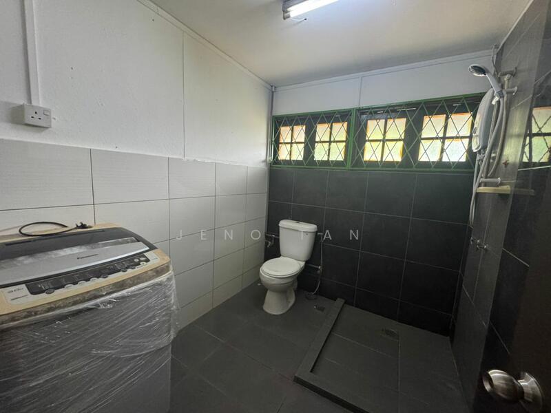 Semi-Detached House for Rent in Kuching (Sarawak) - Jeno Tan - Bathroom - PropertyGuru.com.my