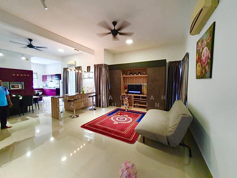 Semi-Detached House for Sale in Shah Alam (Selangor) - NORFADILAH ZAINUDDIN - Living Room - PropertyGuru.com.my
