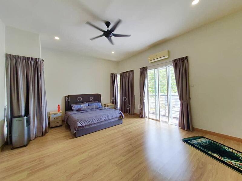 Semi-Detached House for Sale in Shah Alam (Selangor) - NORFADILAH ZAINUDDIN - Bedroom - PropertyGuru.com.my